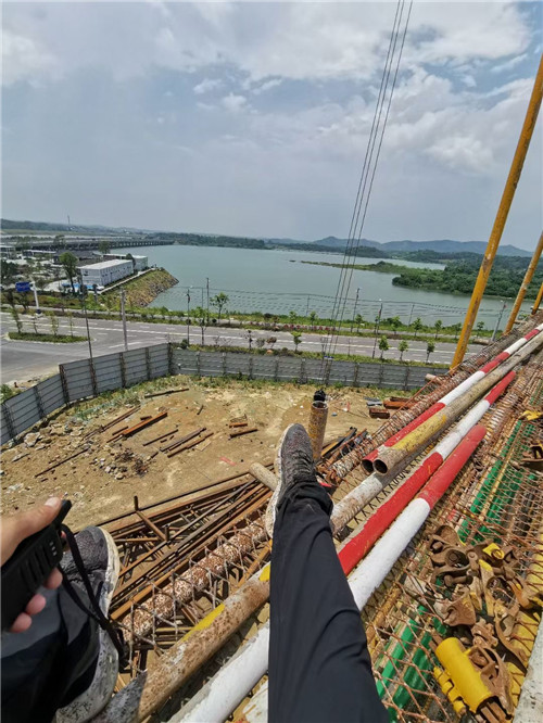 汉寿县作业中发生设备损坏或人员意外，责任怎么划分？