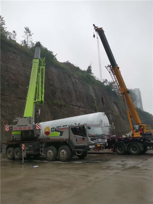汉寿县“不怕风雨冻”—— 吊车的 “恶劣环境适应” 技术